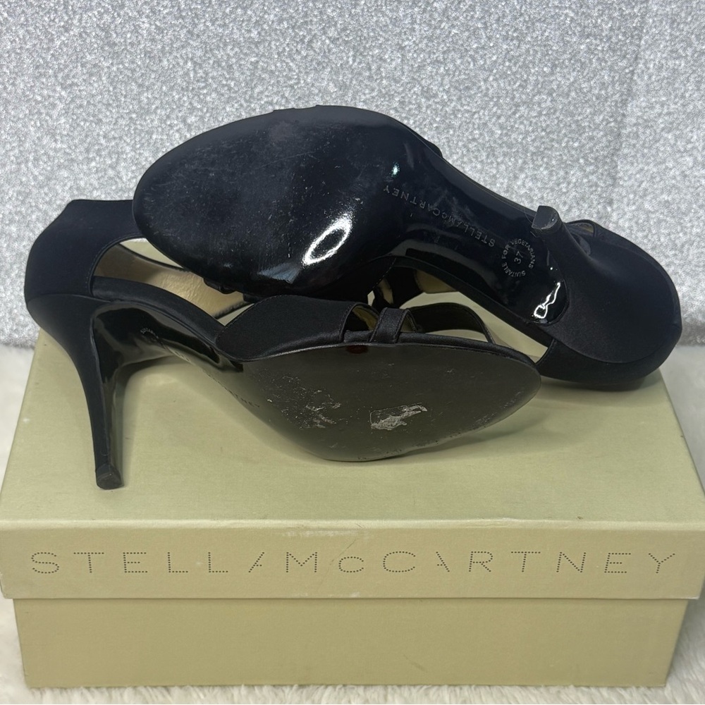 Stella McCartney Black Bow T-Strap Heels - Picture 4 of 12